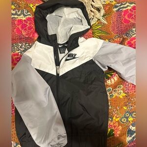 Nike Boys athletic coat/ rain coat: size 7